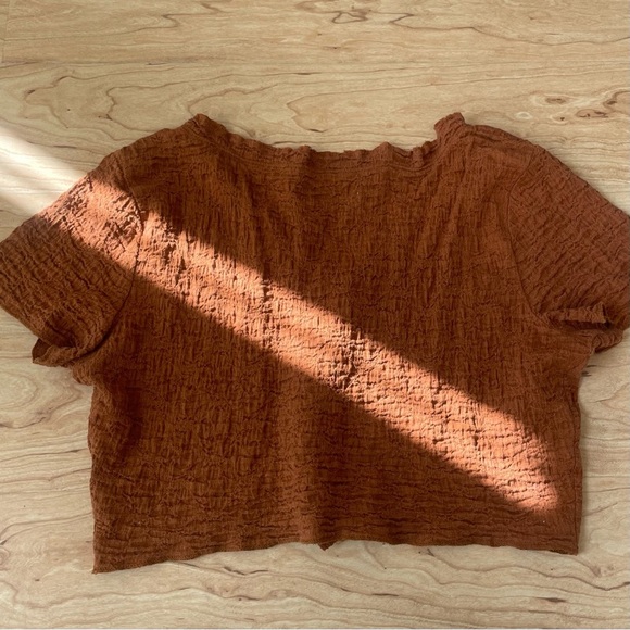 Urban Outfitters Rust Textured Shortsleeved Crop Top in Woman’s Large - Picture 3 of 8